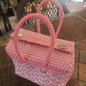 Mexican Handmade bag. Made of recycled plastic.